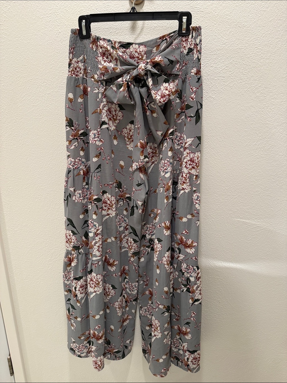 Smocked Waist Floral Pants in Gray